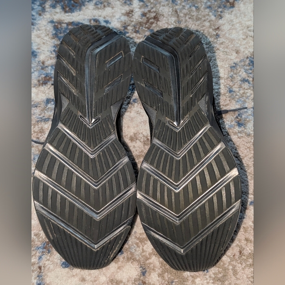 Brooks Levitate 2 Black Running Shoes - Picture 6 of 8